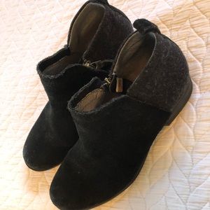 Toms black and gray booties